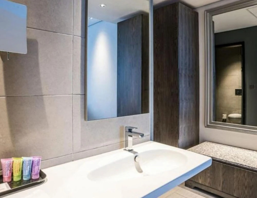 Trademark Hotel, Trademark King Twin Room in Nairobi No001