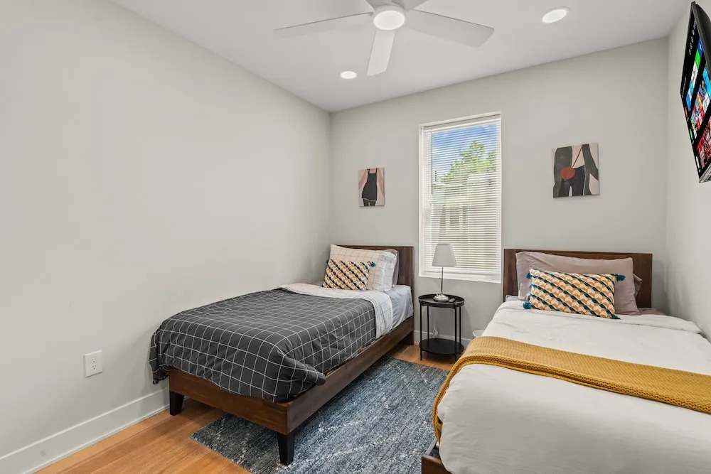 Stylish Near Stadiums & Nightlife Game Room