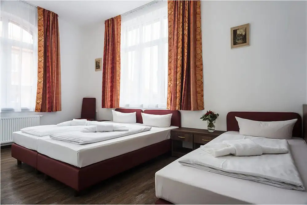 Queens Park Hotel