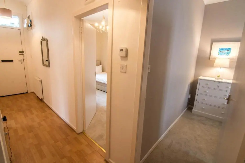 419 Luminous 2 Bedroom Apartment in the Heart of Edinburgh s Old Town