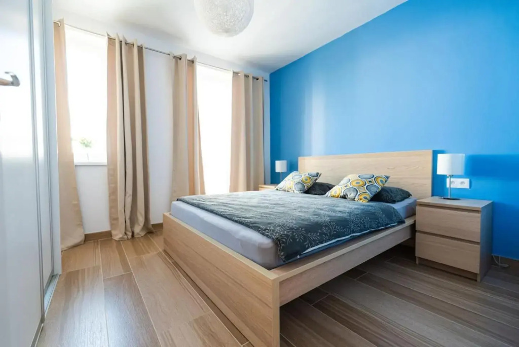 Private 5 star - Stylish - 3 room flat with secured in-door Pkg