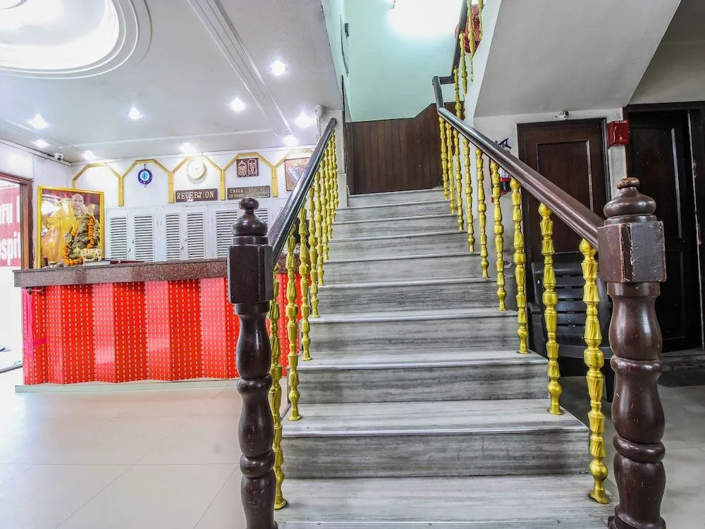 OYO 24801 Hotel Star Palace