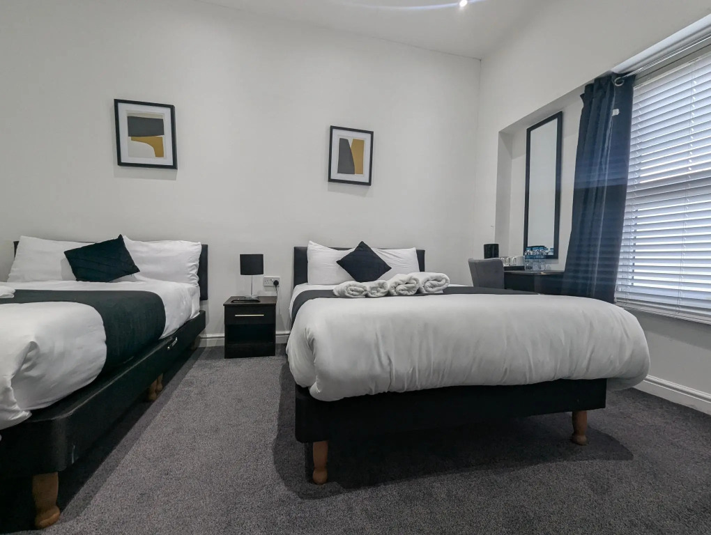 OYO Firs Lodge London Heathrow