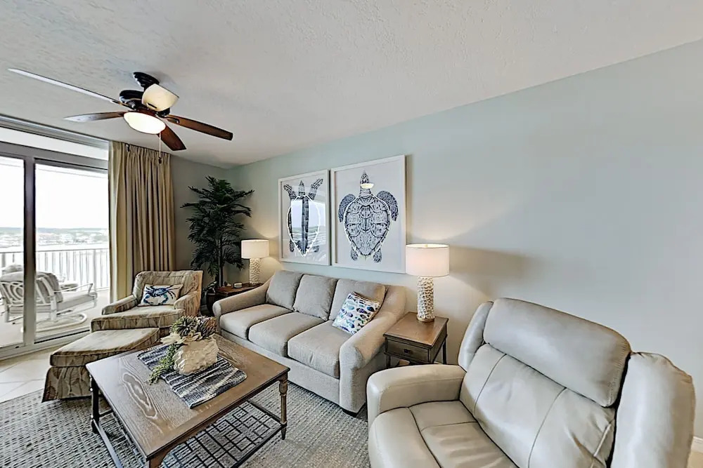 Stylish Bay-view Getaway W/ Pools, Hot Tub & Dock 3 Bedroom Condo