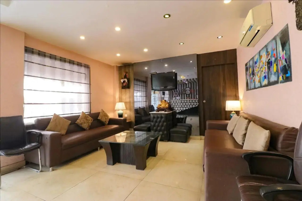 FabHotel Yug Villa