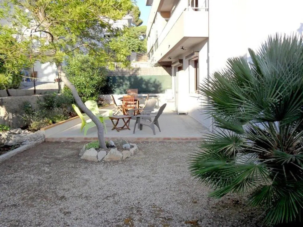 Appartement Six-Fours-les-Plages, 2 pièces, 4 personnes - FR-1-316-174