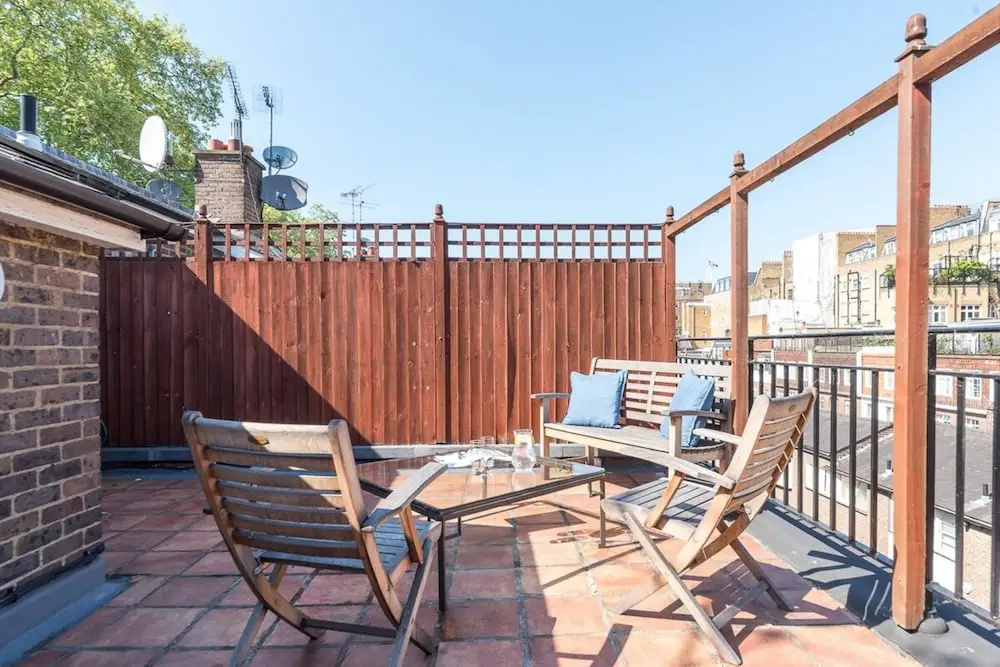 Elegant 3 Bedroom Home Located in South Kensington