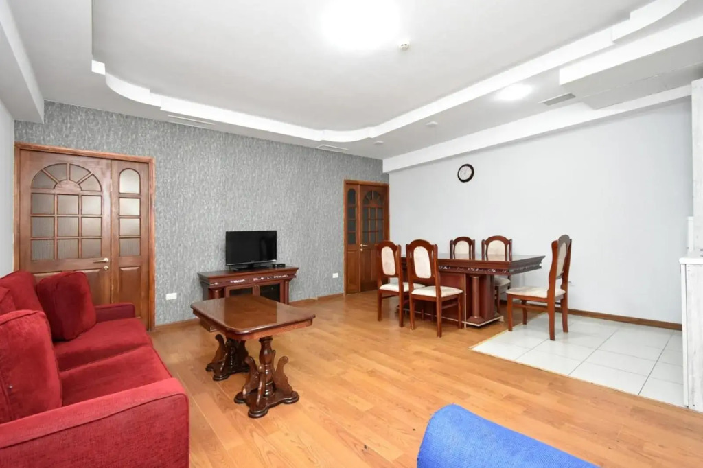 Armenak apartments N20