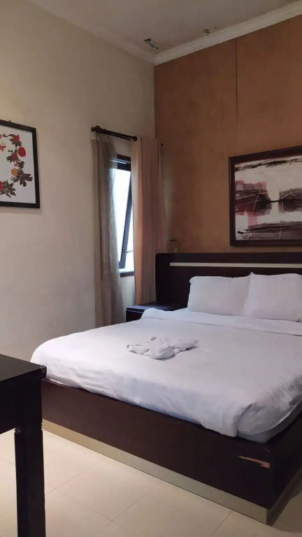 Bandoeng Guest House by Pesen Kamar
