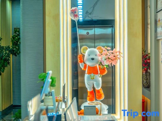 Qujing Yujin Smart Hotel (Qilin High School Branch)