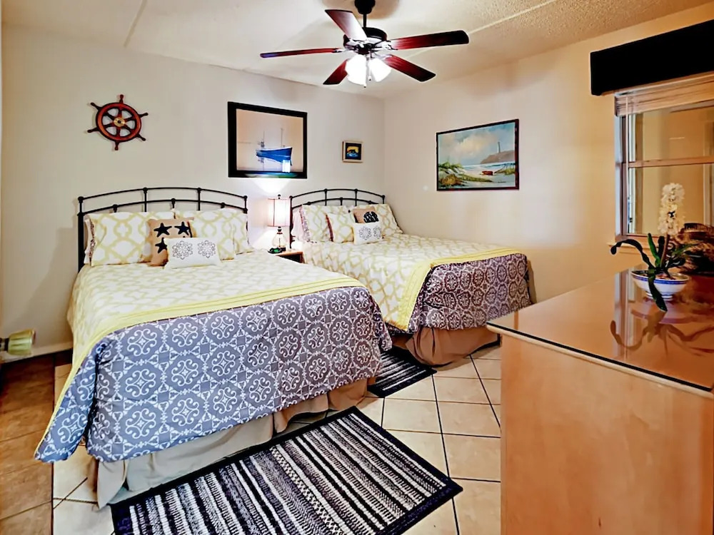 4400 Gulf Blvd Condo Unit 305 2 Bedrooms 2 Bathrooms Condo