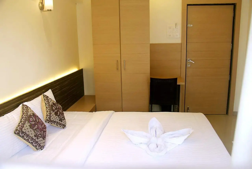 Hotel SaiPrasad Executive Solapur