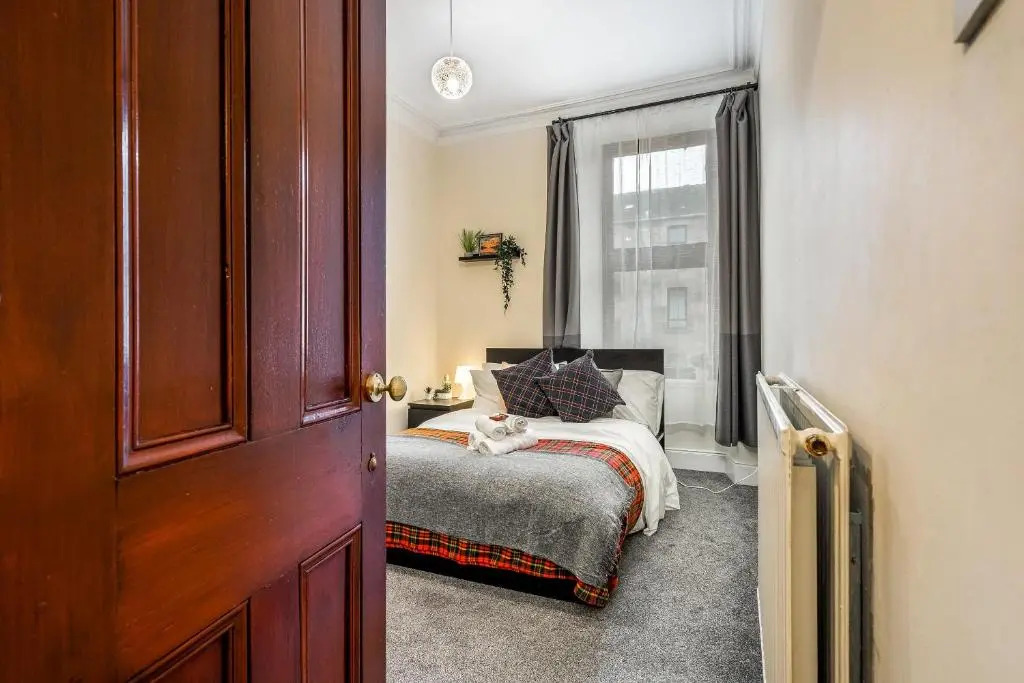 Caledonia Suite, Netflix, Free Parking