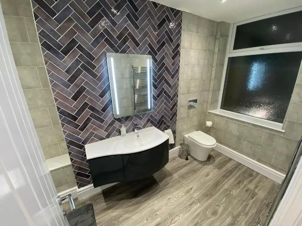 Edward Place Luxury Hot Tub Apartments