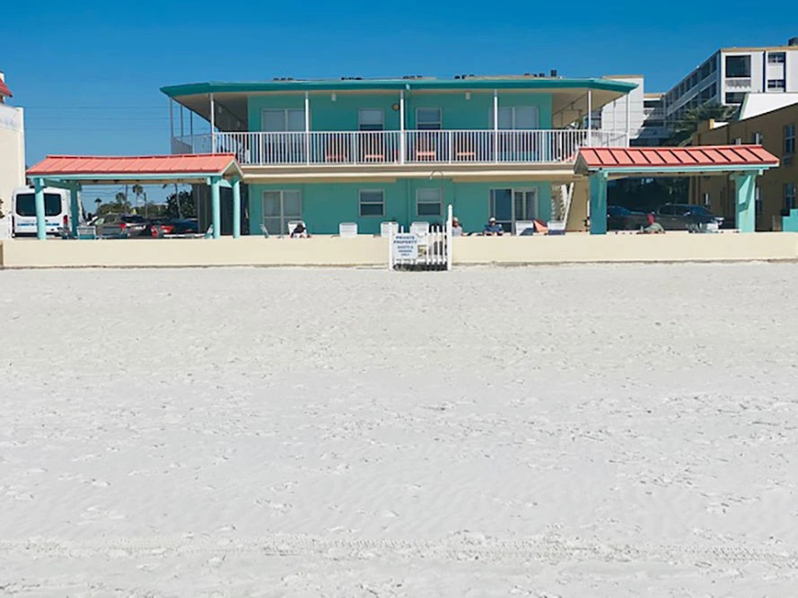 Redington Directly on the Beach Sea Rocket WiFi Parking 14