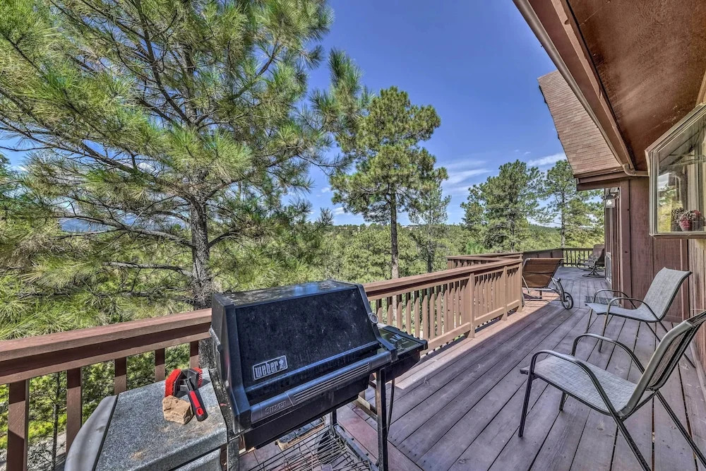 Tranquil Ruidoso Cabin w/ Private Hot Tub!