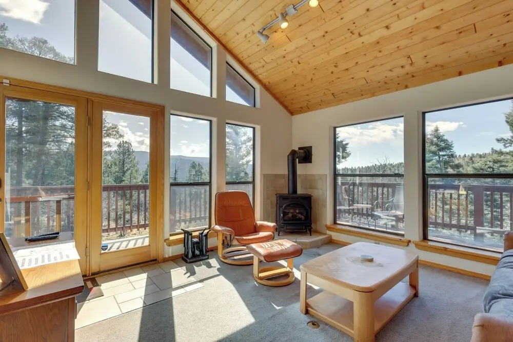 Mtn-view Deck: Cabin Getaway in Angel Fire
