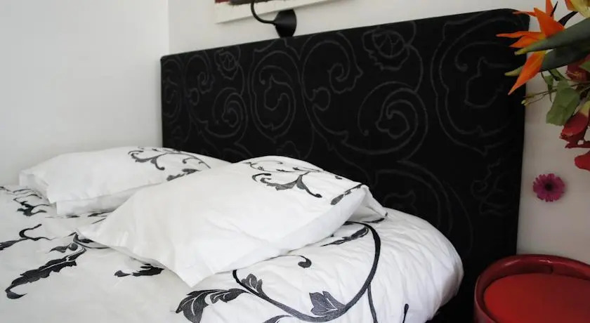 Rive Gauche Comfortable