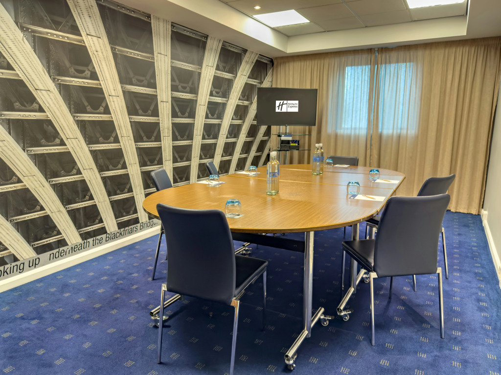Holiday Inn Express London Stratford by IHG
