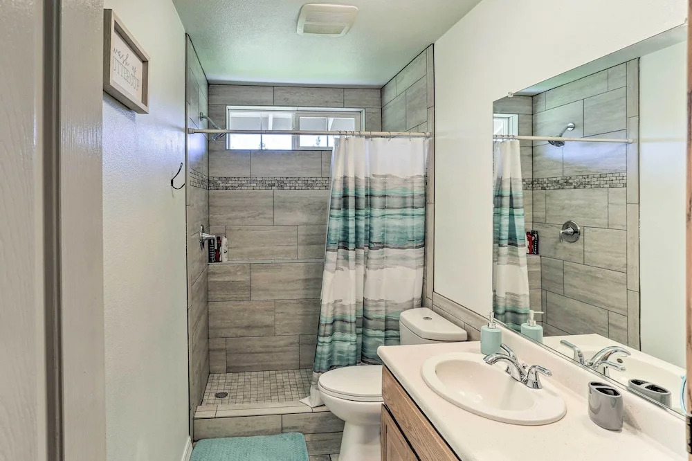 Private Pool & Game Room: Family Weaverville Gem