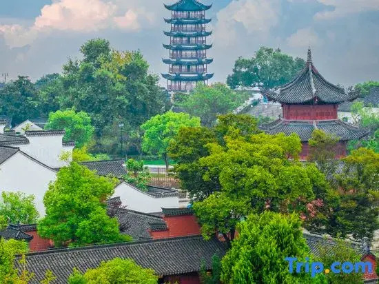 Yanguan Music Lead Vocal Resort Hotel