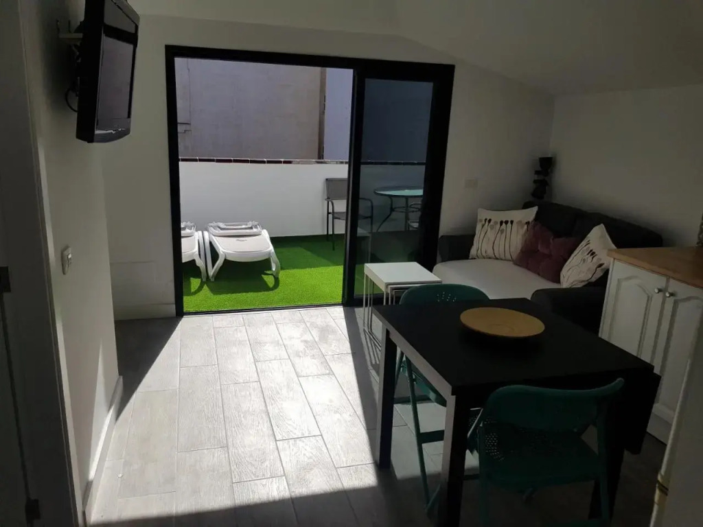 Central PENTHOUSE with TERRACE and free PARKING