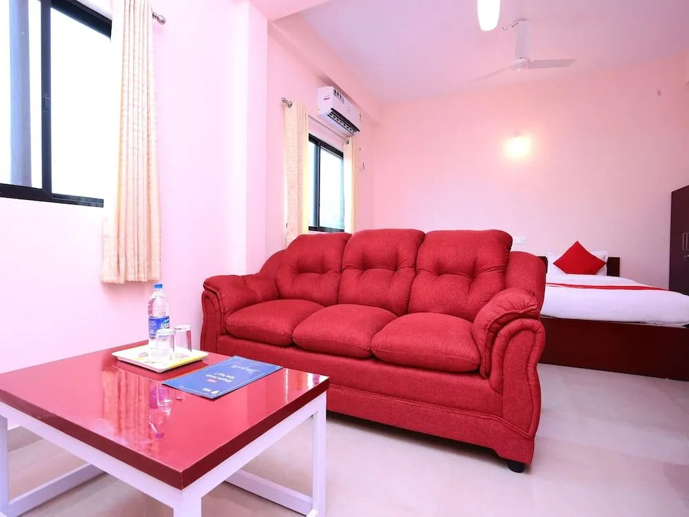 Oyo 13577 Tkr Metro Residency