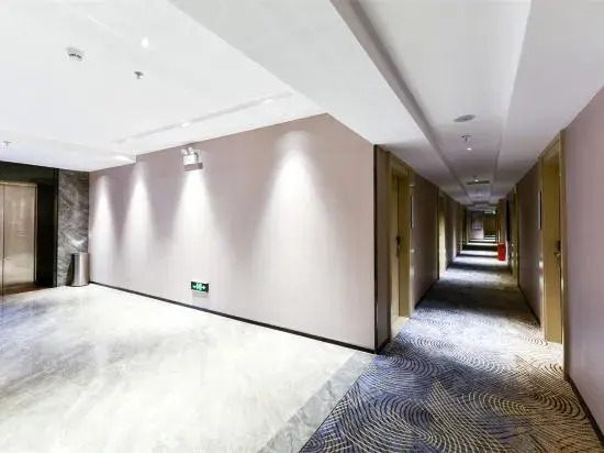 Yishang Hotel (Haiya Binfencheng Lingzhi Subway Station)