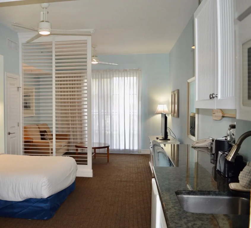 Harborside Suites at Little Harbor