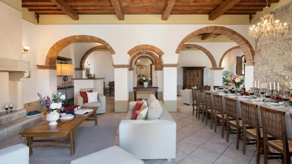 GUADO AL SOLE 26&4, Emma Villas