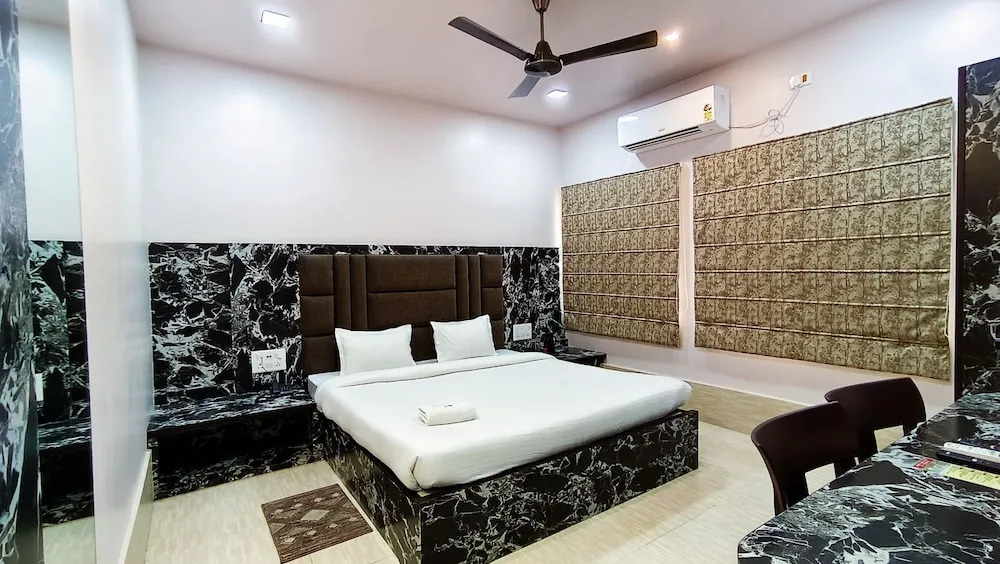 Hotel Samrat