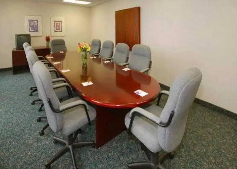 Comfort Suites Airport