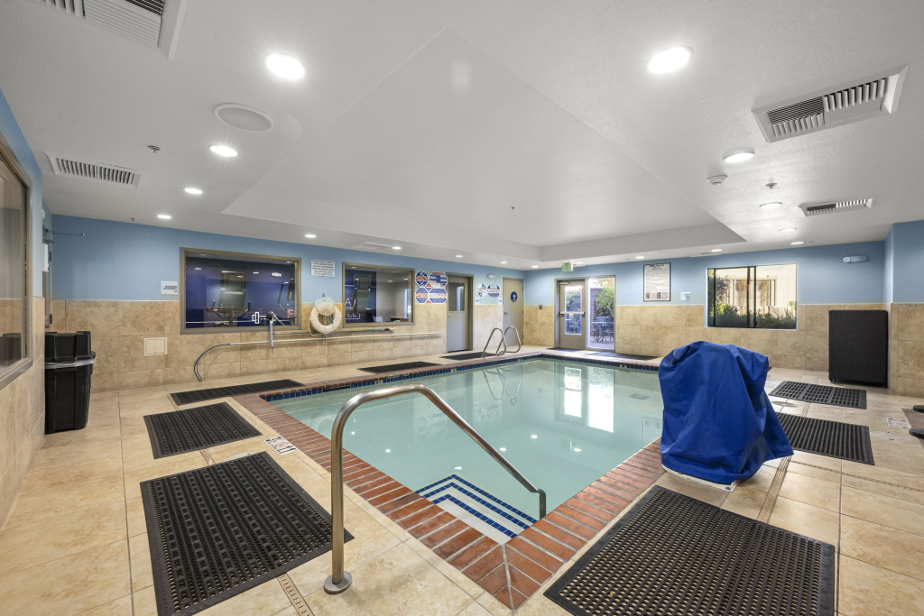 Holiday Inn Express Hotel & Suites Lincoln-Roseville Area by IHG
