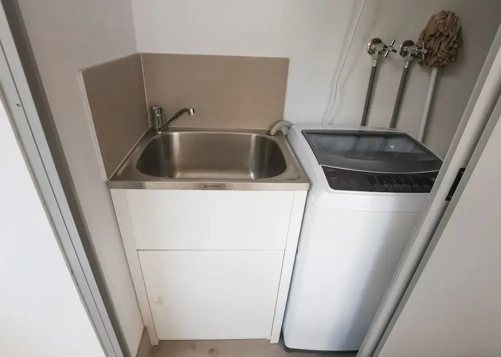 Lakeview Suite 15