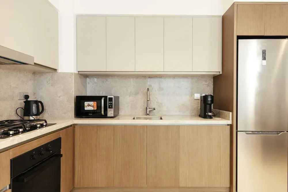 Luxurious Waterfront 1BR with Sea Views