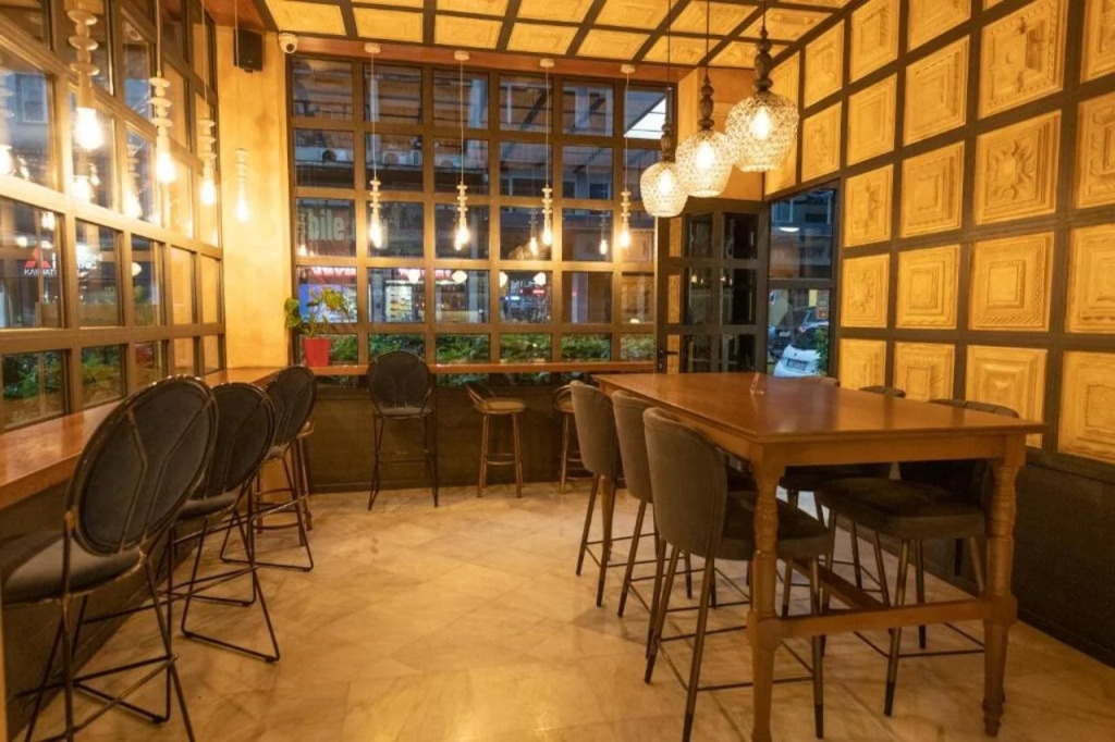 Parnon Hotel