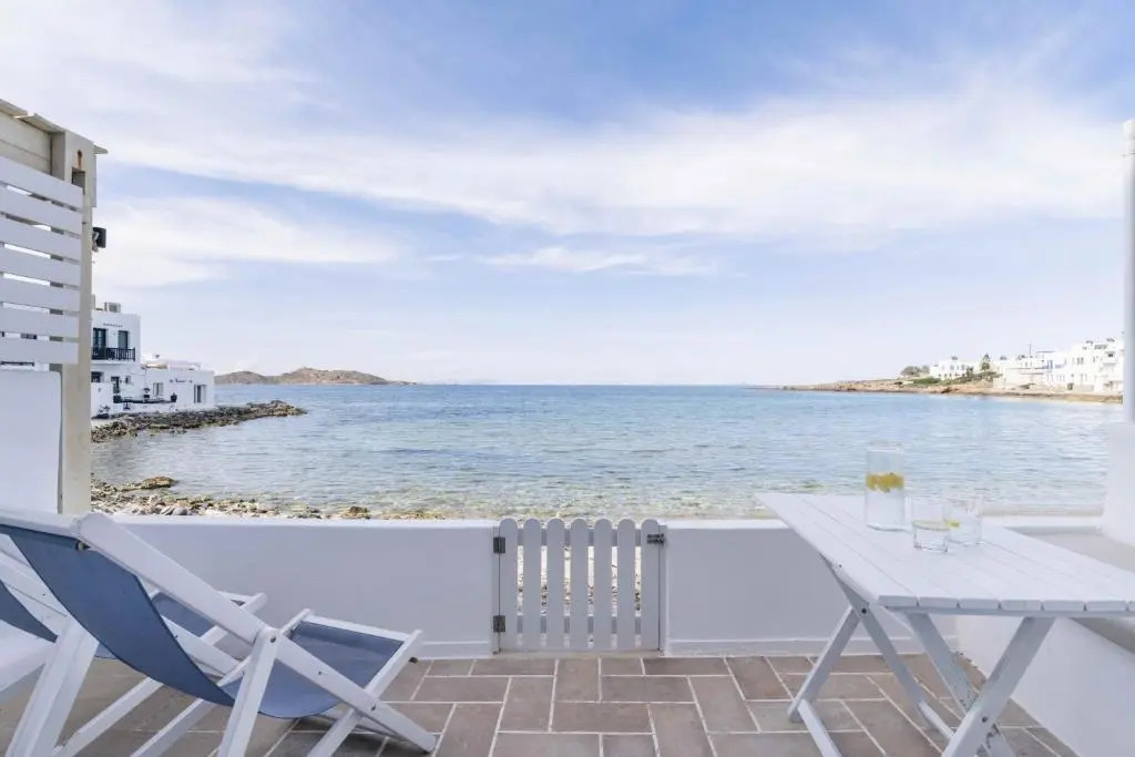 Seafront Brand New Studio in Little Venice of Paros