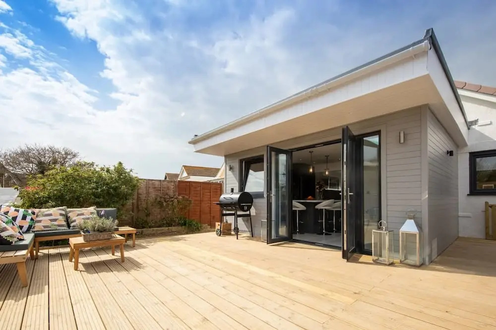 Seaside Serenity 3-bed Deck Garden Near Shore