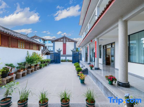 Le Er Ju · Aurora | 270 ° panoramic snow mountain vacation accommodation with you