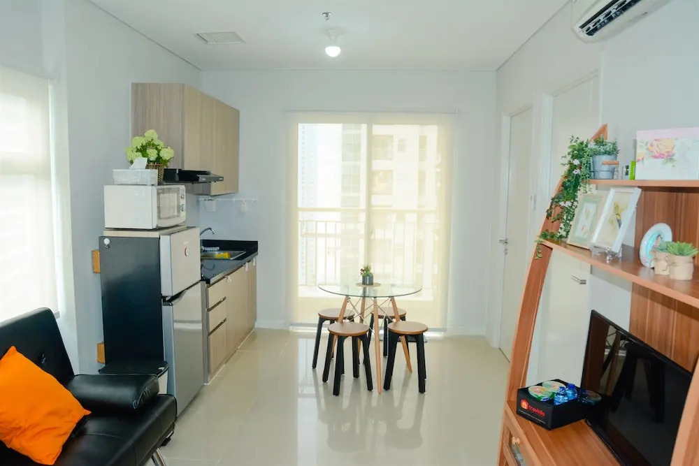 Cozy & Stylish Apartment W/ Great View At Madison Park