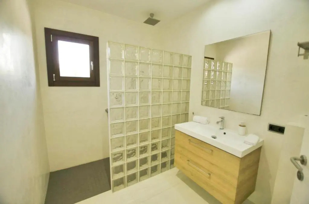 Villa Mediterranea for 10 , new luxury Villa .