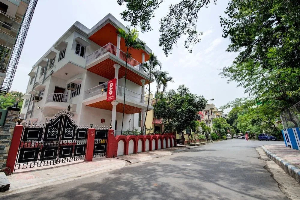 OYO Flagship 661 Karunamoyee Station