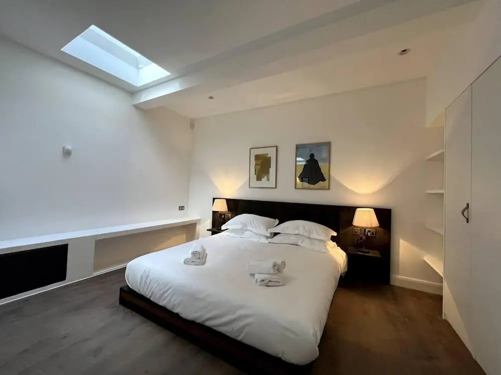 Design led 1 Bedroom Flat in Buzzing Queens Park
