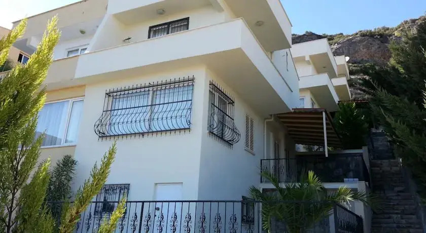 Long Beach Villa