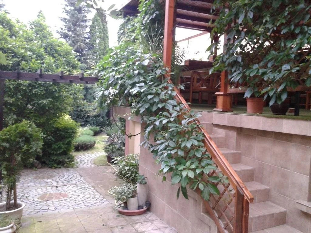 Hotel Vezhen