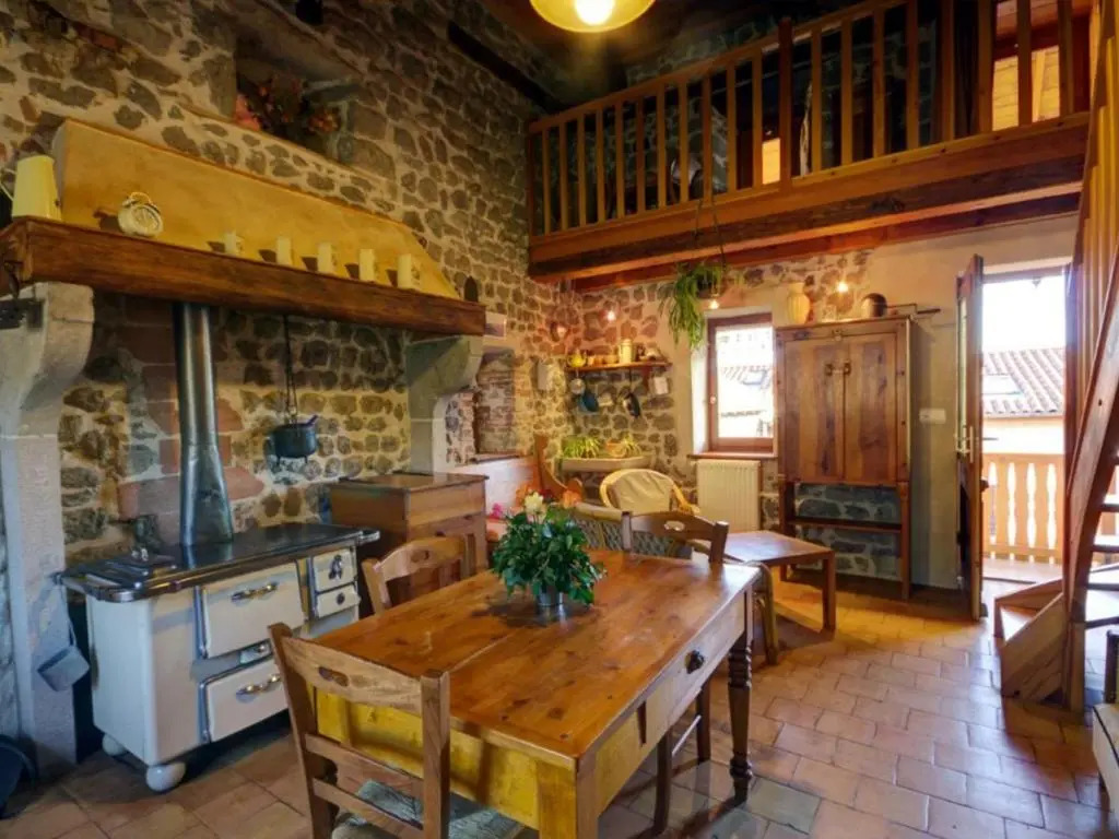 Gîte authentique et confortable pour 6 dans le Forez - FR-1-496-16