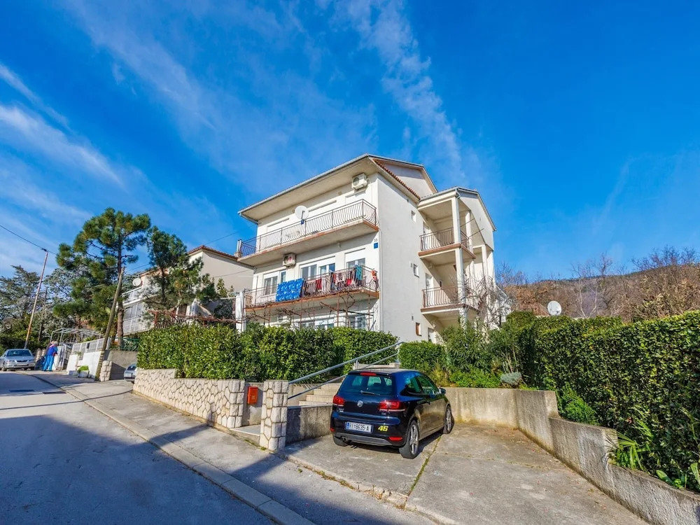 Apartment Dado