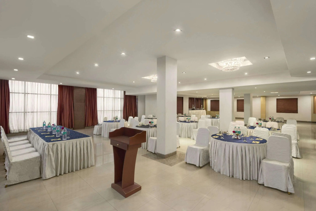 Days Hotel By Wyndham Neemrana