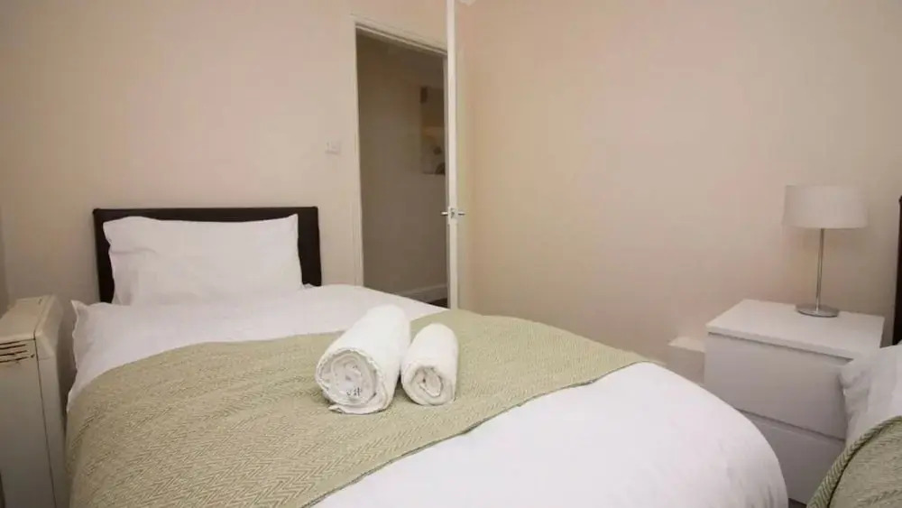 Stayzo Penthouse Accommodation 2- Premier Lodge