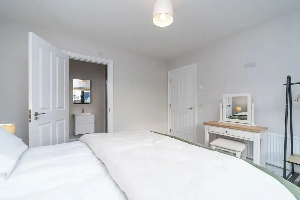 Modern Entire Home Retreat in Newry